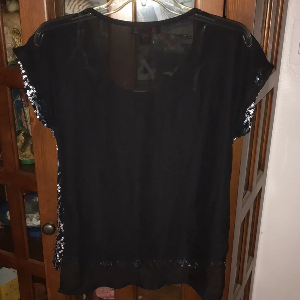 Material Girl Scoop Neck Top with Sequins and Cap Sleeves, Size Small - Picture 4 of 4
